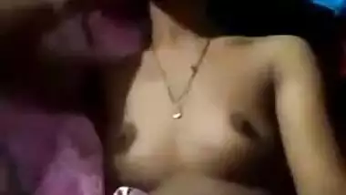 Fetching Desi girl shows how she plays with XXX hole before sex