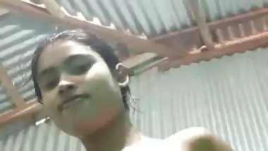 Village girl after bath asking sorry in nude MMS