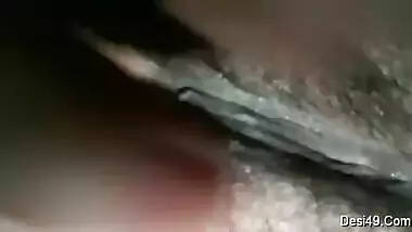 Hot Desi woman flashes her XXX parts playing with nipples and clitoris