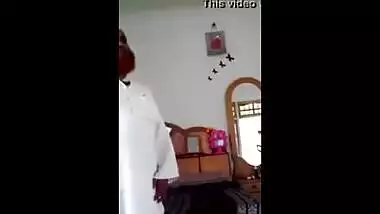 Hindi sex video of a mature boy having pleasure with a juvenile bhabhi