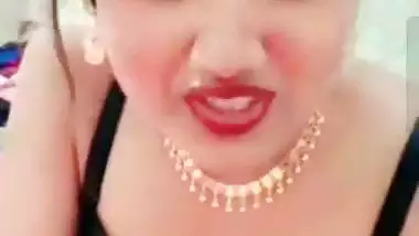 Cute bhabhi showing pussy on video call viral xxx