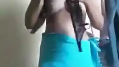 After shower Indian girl with perky XXX tits records quick sex video for BF