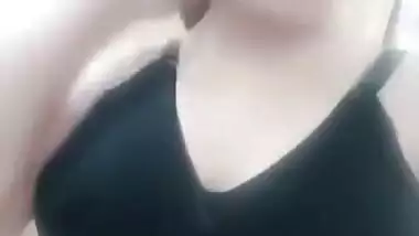 Self-isolated lover is lucky to see Desi girl's tits thanks to video call