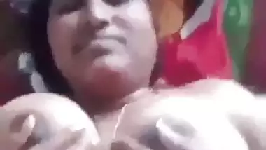 Huge boobs mallu aunty rolling big eyes during viral sex