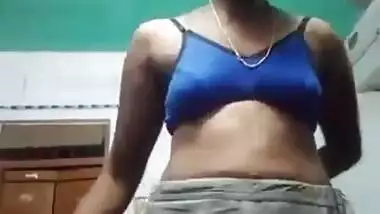 Desi loves XXX striptease and performs it for her sex viewers at home