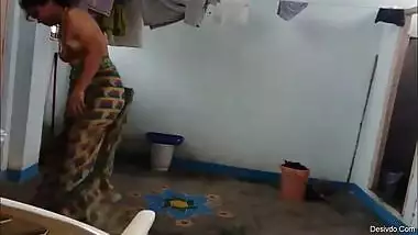 South Indian Sunita bhabhi nude saree change caught by devar voyeur cam HD
