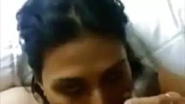 Mature sexy Desi girl oral sex with her boss in a hotel room