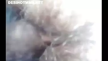 Outdoor sex porn of Desi college XXX girl with lover in the park MMS