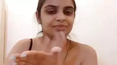 Today Exclusive- Most Demanded Hot Indian Girl Strip Her Cloths And Nude Dance And Showing Boobs Part 2