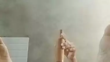 Unsatisfied bhabhi masturbation with chapati roller