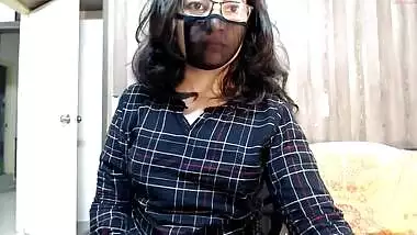 Desi cam girl opens checkered shirt to expose perky tits to XXX fans