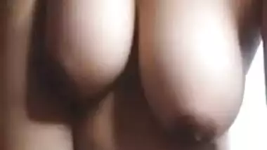 Desi shows sexy dark nipples and pink XXX lips to lover via video link