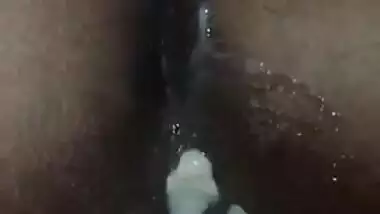 Hardcore session of Desi brunette masturbating and reaching XXX orgasm