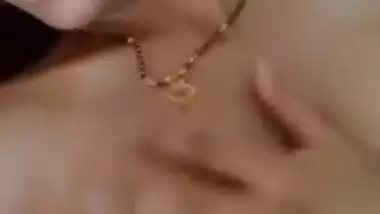 hot desi girl nude show and self body play for her lover