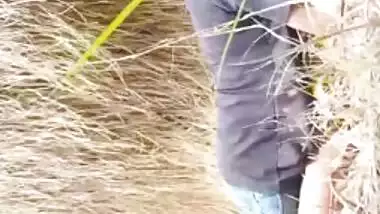 Desi XXX lovers outdoor hot fucking for the first time MMS