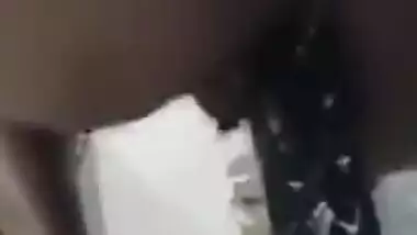 Seule A Ison, Je M Explose Le Cul Avec Le Gros Gode De Ma Mere Pour La Toute Premiere Fois !