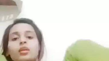 Sexy girl says sorry to her lover by sending her nude MMS