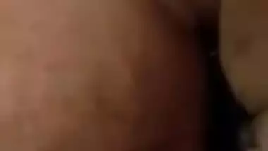 Naked Desi wife poses for MMS clip and spreads legs for XXX dick