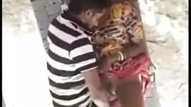 Naughty Desi wife and her lover caught daytime outdoor fuck, Desi mms sex