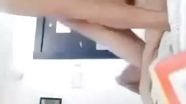 Desi performs XXX show to leak video where she is nailed by her fucker