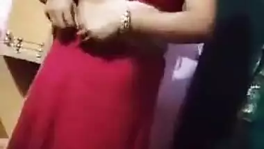 Desi Bhabhi STrip Her Saree and Showing Pussy