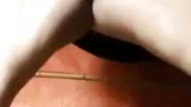 Desi babe pulls her skirt up and flaunts XXX pussy in a sex way