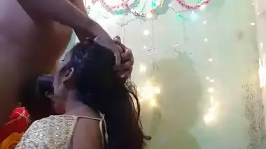 Desi Bhabhi is down for any XXX thing for money and even a blowjob