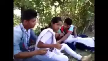Indian School Group Friend Mms Mobile xxx desi sex videos at  Negozioporno.com