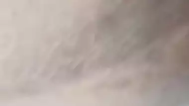 Fat Indian XXX bitch gets her juicy pussy hard fucked on cam MMS