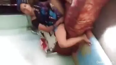 Indian guy with her 18 year old girlfriend Sunday enjoy at home with loud moaning