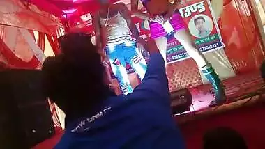 Desi hot girl stage dance very hot
