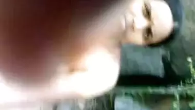 Desi randi aunty sitting nude outdoor clip