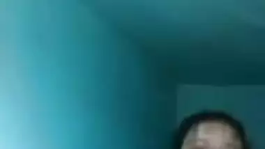 During video call Desi girl washes her XXX assets for BF's pleasure