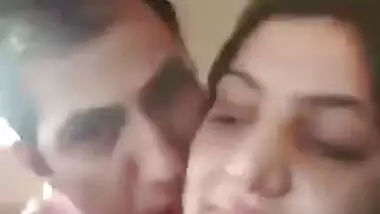 paki bhabhi boob press boss by in car