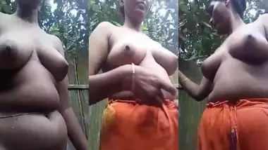380px x 214px - Chubby Bhabhi Bathing Outdoor Selfie Video indian sex tube