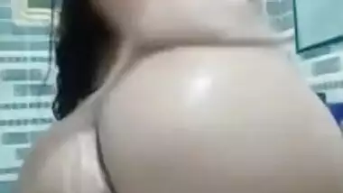 Today Exclusive- Sexy Desi Girl Showing Her Nude Body And Play With Dildo