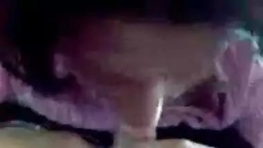 Hindi sex video of a college girl having outdoor fun in boyfriendâ€™s car