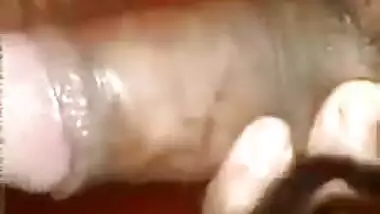 Hot XXX video of Desi slut blowing dick before taking it into pussy