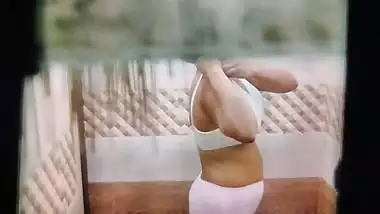 Neighbor peeps bhabhi bathing through window