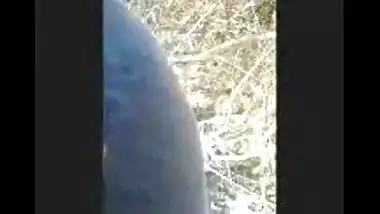 Fsiblog – Arab college girl giving outdoor blowjob to her lover MMS