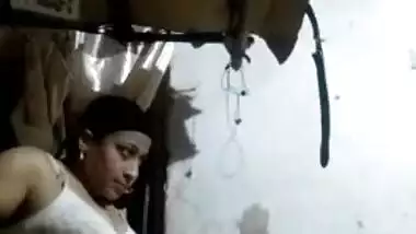 Plump Indian takes her clothes off flashing XXX charms in solo sex slip