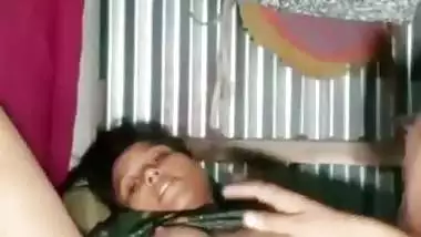 HD Tamil sex MMS of a wild lover eating his horny GF