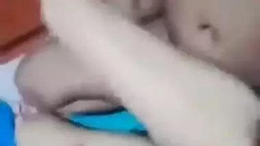 Desi slut has XXX sized dick for her hole in this footage