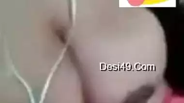 Today Exclusive- Sexy Girl Showing Her Boobs And Wet Pussy On Video Call