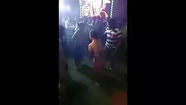 Patna amateur dance girls perform naked dance at wedding