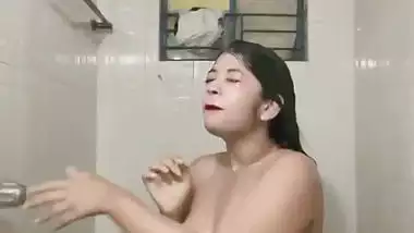 Bangladeshi TikToker nude bath viral exclusive video