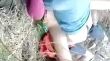 Kashmiri sex scandal MMS outdoor sex video