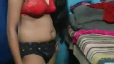 Cute girl nude captured before fucking