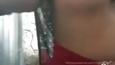 Bangladeshi girl showing her boobs on video call
