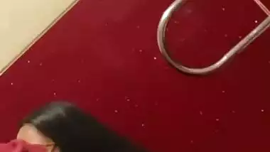 Chubby girl gives an outdoor blowjob in a cinema theatre